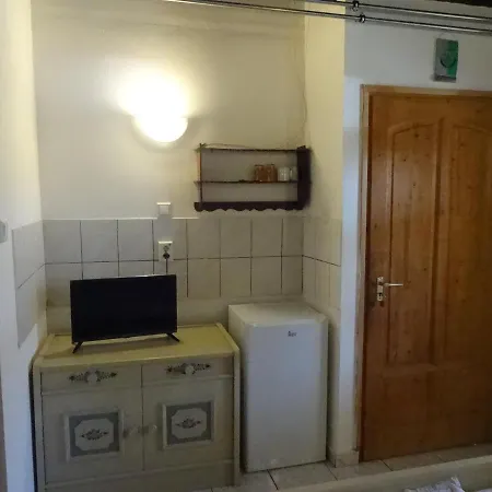 Or-seg Vendeghaz Es Orsegi Orangyal Mezeskalacs * Kerkakutas