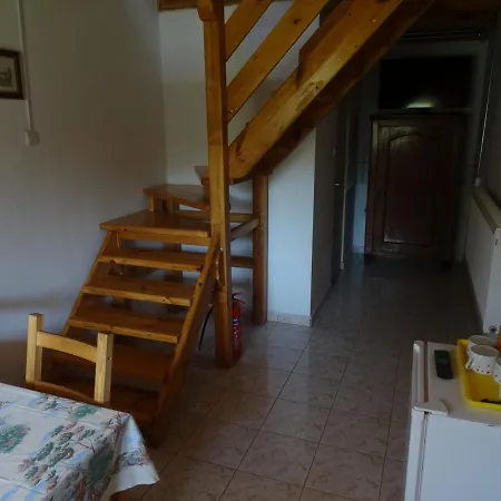 Or-seg Vendeghaz Es Orsegi Orangyal Mezeskalacs * Kerkakutas